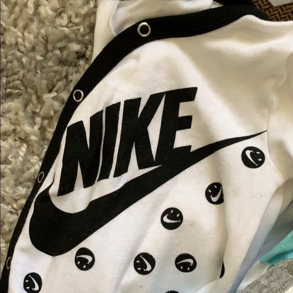 Variety of great quality baby clothes - Picture 2 of 6